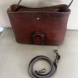 Men's Brown Leather Messenger Crossbody Bag - Classic Travel Companion